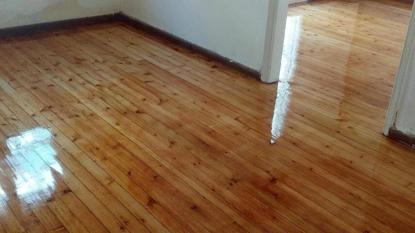 πάτωμα σαν καινούργιο μετά την επεξεργασία του