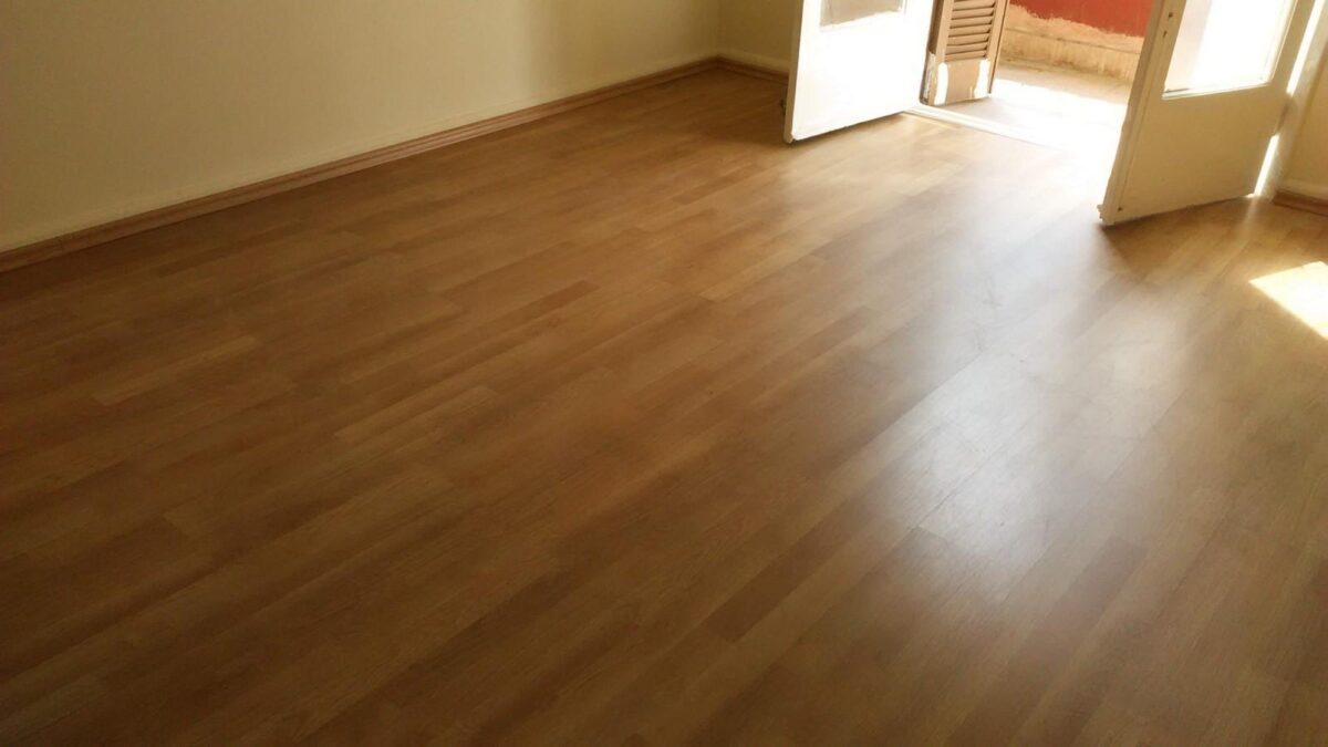 Εγκατάσταση Laminate Πατώματος στο κέντρο της Θεσσαλονίκης