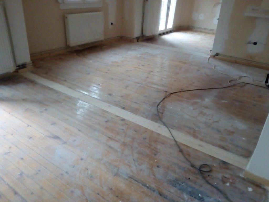 Ανανέωση ξύλινου πατώματος σε ανακαίνιση κατοικίας στη θεσσαλονίκη