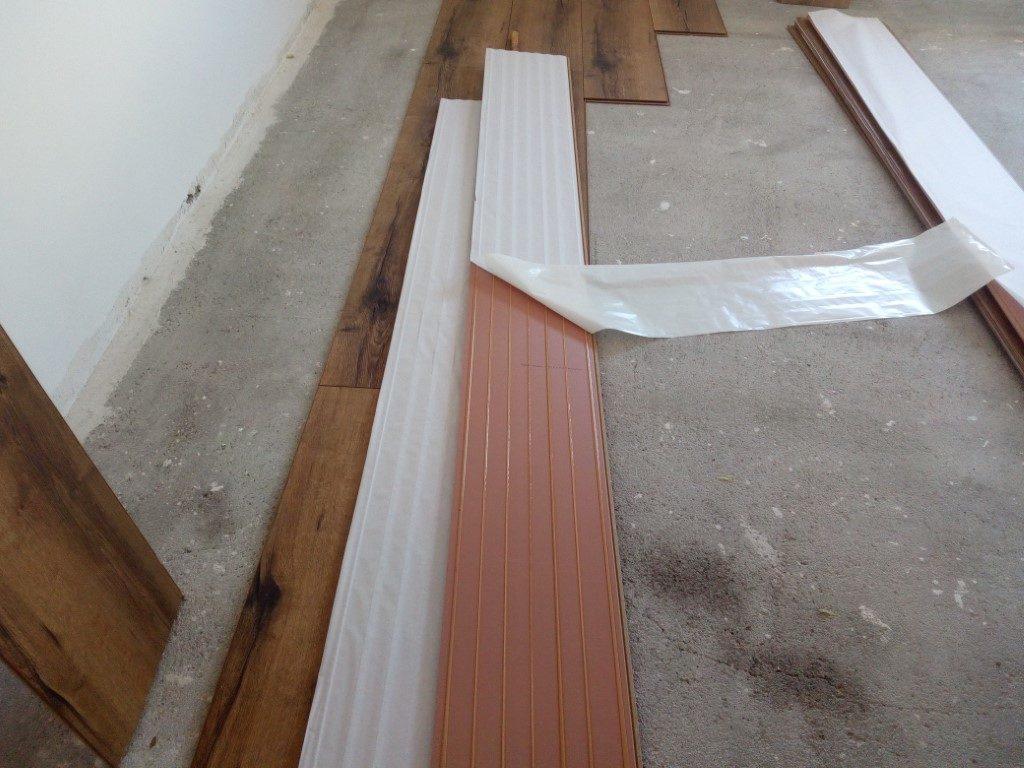 πατωματζής λαμινέιτ